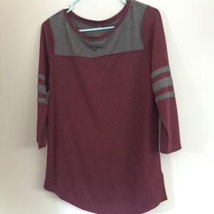 Arizona jeans burgundy and gray shirt